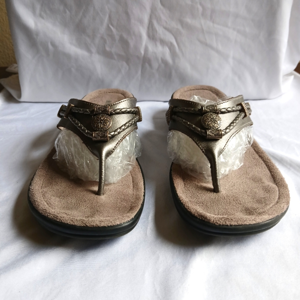 Minnetonka Comfort Thong Flat Sandals Boho Style